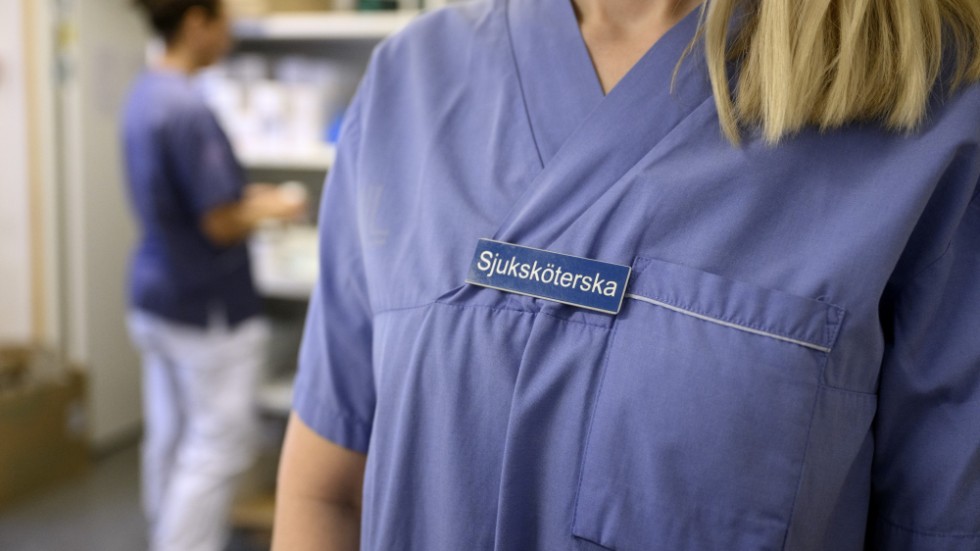 Vårdförbundet Kalmar län ger förslag på hur region Kalmar län och länets kommuner kan återrekrytera sjuksköterskor. Bland annat genom att erbjuda elva timmars sammanhängande dygnsvila mellan passen och löneutveckling över resten av arbetsmarknaden.