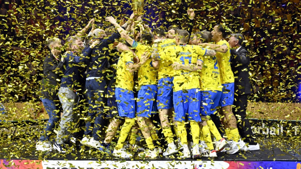 Sverige är världsmästare i innebandy efter 9–3 mot Tjeckien i finalen.