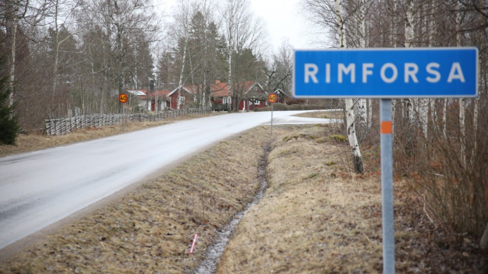 Enligt Lidén är det mycket mer lönsamt att bygga i Linköping än i Rimforsa. Kostnaden för infrastrukturen är densamma, men tomterna i Linköping kan man sälja betydligt dyrare. ”Det kanske är 2 miljoner kronors skillnad”, säger han. Ändå vill han investera i Rimforsa för att kommunen ska växa. En sorts lokalpatriotism, menar han.