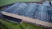 Här byggs den gigantiska solcellsanläggningen – blir en av Nordens största på ett tak