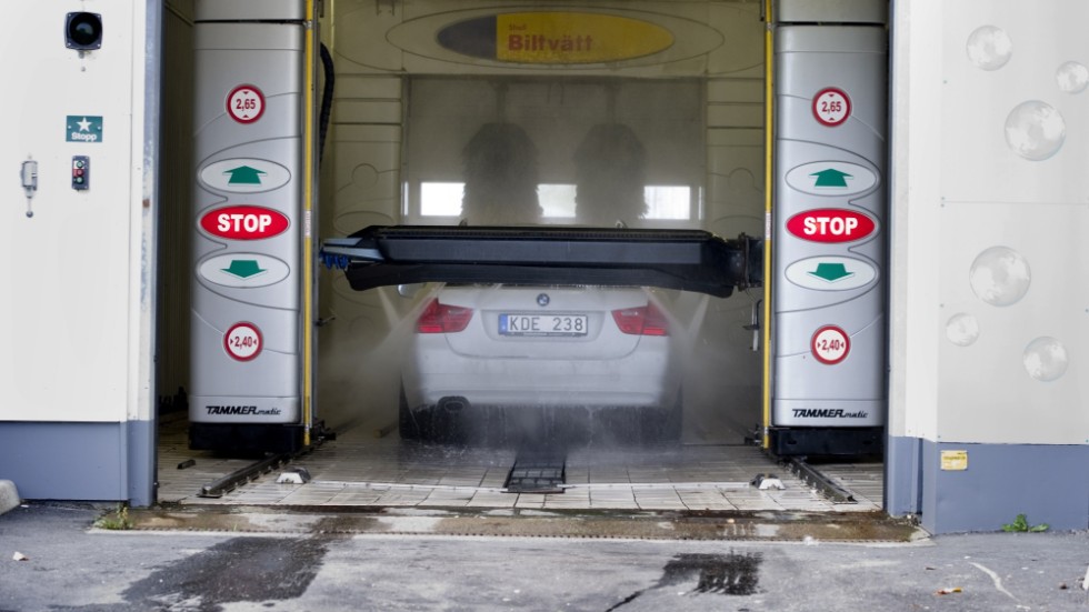 En hållbar kommun ser till att det finns möjlighet att tvätta sin bil på ett sätt som inte skadar miljön, skriver Robert Dimmlich, vd för Organisationen Sveriges Servicestationer.