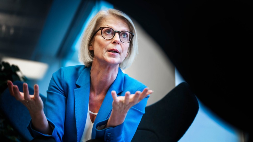 Finansminister Elisabeth Svantesson (M) tycks inte vara intresserad av att agera för att minska de negativa konsekvenserna av stigande räntor för enskilda och företag.