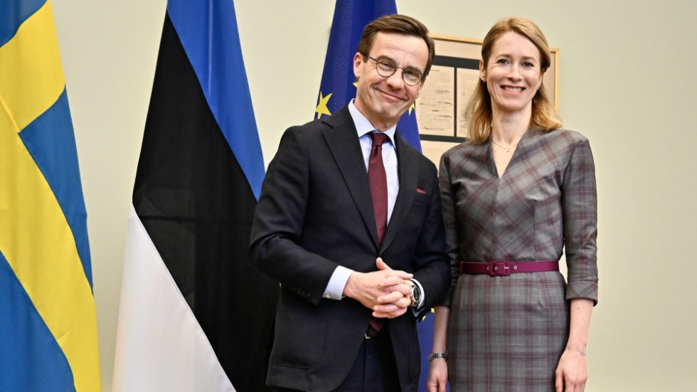 Sveriges statsminister Ulf Kristersson (M) möter Estlands premiärminister Kaja Kallas i regeringskansliet i Tallinn.