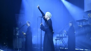 Eva Dahlgren intog Luleå Energi Arena med pondus • När en blekt blondins hjärta gav publiken en mäktig kväll