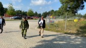 Peter Hultqvist (S) besökte Svältenlägret – talade med hemvärnssoldater: "Det är viktigt för mig"
