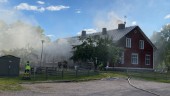 Skola i lågor – räddningstjänsten: "Kanske brinner huset ner"