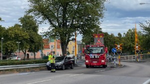 Två bilar i krock på Södra Järnvägsgatan i Västervik