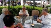 Linedansare, kortspelare och snapsfågelholkar på Pensionärernas dag på Djulö