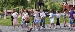 Skrubbsår, sommarlov och spring i benen – glada fjärdeklassare möter sommaren: • ”Jag ska bada överallt”