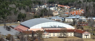 Klassiska arenan i Strängnäs kan bli parkeringshus eller lekland