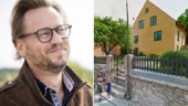 Gate säljer villan i innerstan – flyttar till kärleken i Stockholm • Så blir det med bolagen och engagemangen på Gotland