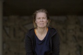 Starka porträtt av livsavgörande personer i Ia Genbergs "Detaljerna"