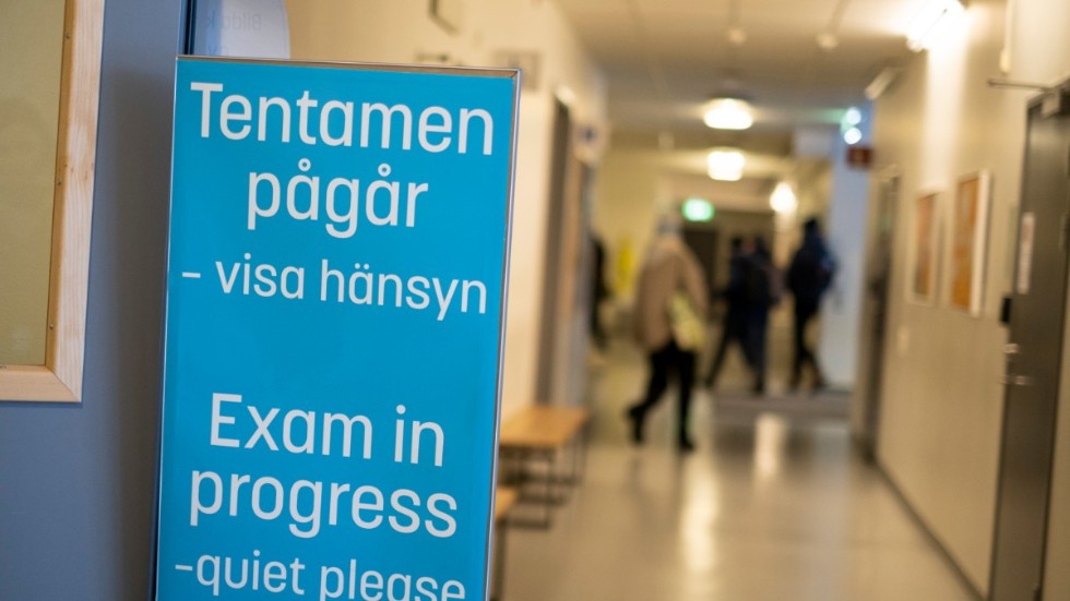 Problemet uppstår i regel vid obligatoriska tentor då de många gånger krockar med viktiga tävlingar, skriver en EVL-student vid Linköpings universitet.