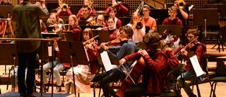 Orkester med unga musiker