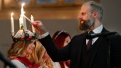 Här skrider årets lucia fram