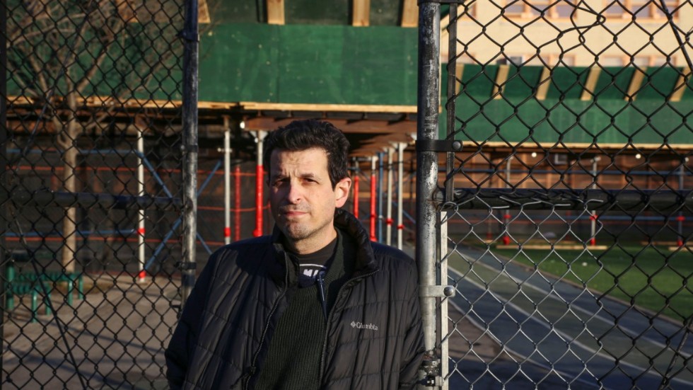 Jake Jacobs, bildlärare i Bronx, vill att skolorna ska övergå till distansundervisning tillfälligt, tills omikronvågen lugnat ner sig.