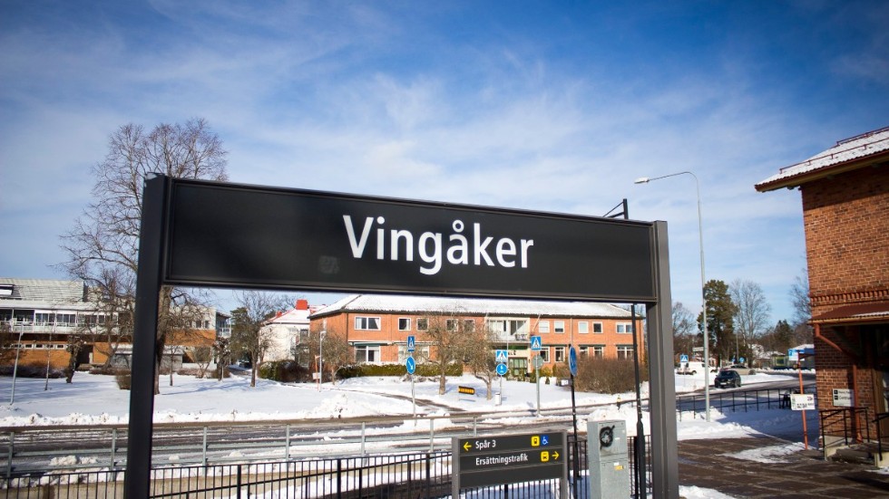 Även om Vingåkers kommun på längre sikt skulle vilja bygga om och använda husen på annat sätt är det ett mer än vanligt dåligt läge att mota bort Migrationsverket.   