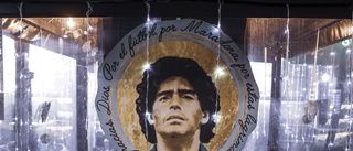 Maradonas bilar och cigarrer på auktion