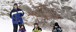 Snöig familjedag i Åsundabacken