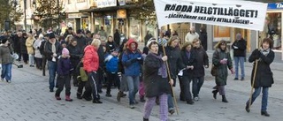 De demonstrerar för att få behålla helgtillägget