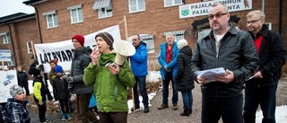 Första målet: Riva upp beslutet om skolan