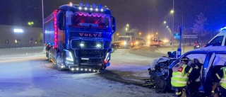 Lastbilschaufför missade mötande fordon – tre kom till skada 