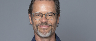 Guy Pearce ber om ursäkt för transfråga