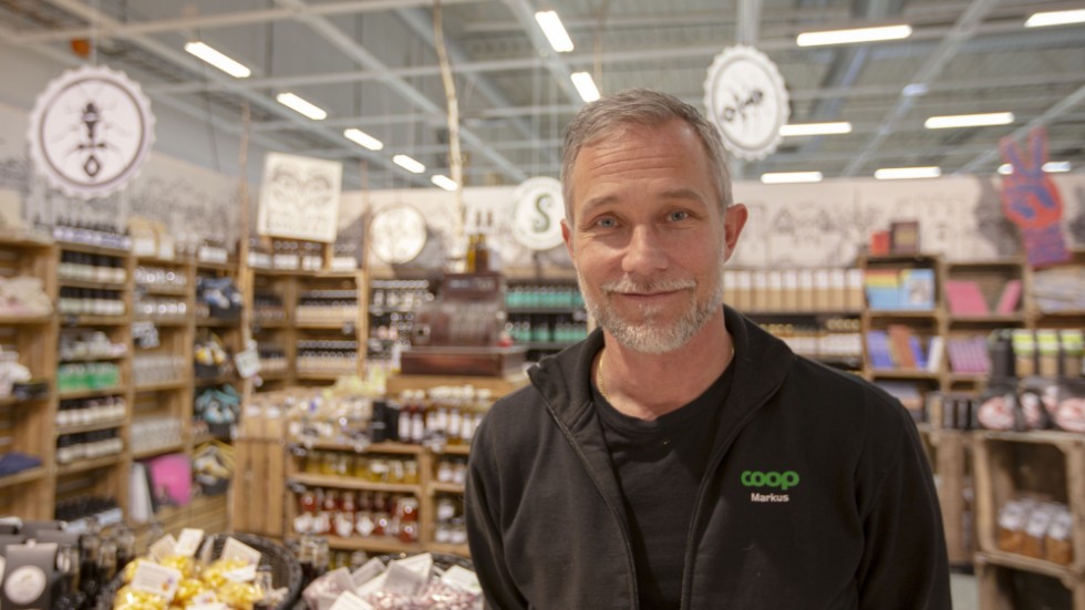 Markus Wahlgren, chef på Stora Coop i Visby, säger att det är många saker som han älskar med julen. 