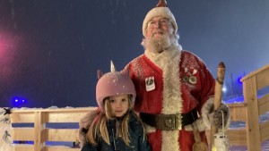 Jultomten kom till Dundret • Barnen minglade med tomte, troll och varg • Behövande familjer fick hjälp: "Tyvärr rekord i år"