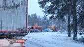 Bussen som skulle ta Luleå Hockeys juniorer till Örnsköldsvik krockade i rostbollsrondellen – tränaren: "Det är bara materiella skador"