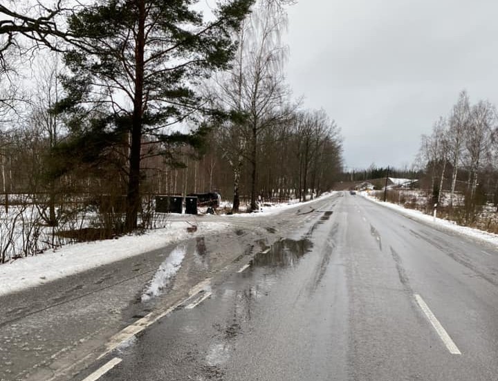 Bravikenvägen i mars. "För oss är det viktigt att alla våra vägar är säkra, för alla trafikanter. För att bemöta oron och kunna fatta rätt beslut krävs fakta", skriver Christian Dahlskog, enhetschef Norrköpings kommun.