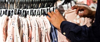 Varmt majväder ökade klädförsäljningen