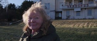 En barsk hotelldirektörskas sällsamma liv – varmt porträtt av Maria, 66, och hennes välkända Stenkullen