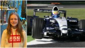 Alexia provkör F1-bil – flera år innan hon får ta körkort