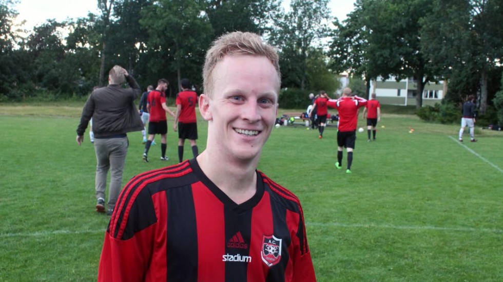 Karl-Anton Pettersson gjorde tre mål när Studenterna utklassade Ljungsbro med 6–1.