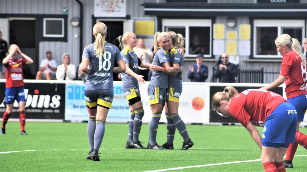 Vimmerby IF-damerna fick jubla fyra gånger om mot Borens IK.