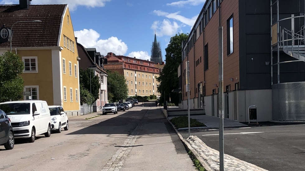 Utrymmet finns kvar och stolpen där p-skyltarna satt finns kvar, men skyltarna är borta, skriver en boende.