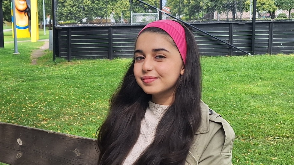 Reem Alsharif har arbetat inom industrin som cnc-operatör, köksbiträde och värd på ALV och inom hemtjänsten. Till hösten väntar ekonomistudierna.