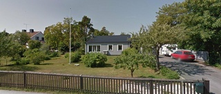 64-åring ny ägare till villa i Bunge - 3 300 000 kronor blev priset