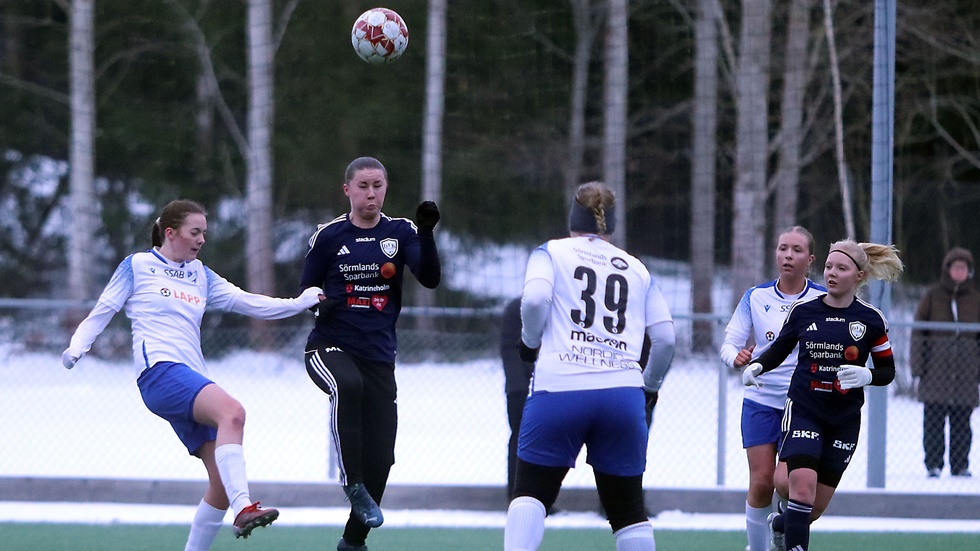 Anfallaren tvingades kliva av – när DFK förlorade
