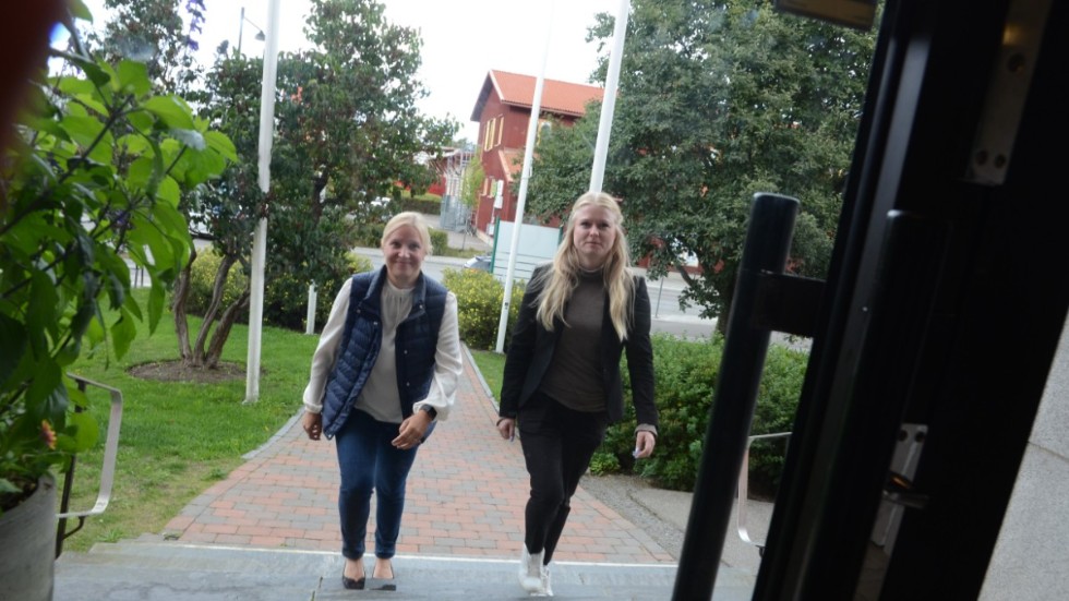 Anna Ekström (M) och Linda Lundin (S) är Gnestas kommunalråd och de ingår i ett kommunfullmäktige där kvinnorna är i majoritet.