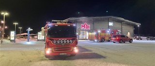 Grillfläkt på Max restaurang på Solbacken la av och fyllde lokalen med rök – byggnaden evakuerades: "Har inte ens varit någon brand”