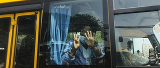 Juntan i Myanmar friger över 800 fångar