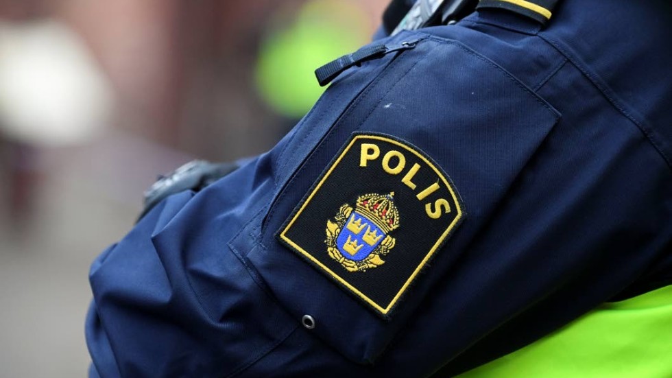 Polisen grep en man som misstänks ha stulit gods för över 25 000 kronor.