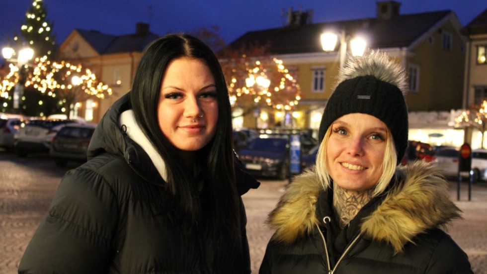 "Skitråkigt att det inte kan bli juldagsfester", tycker Michaela Andersson och Alice Ottosson.