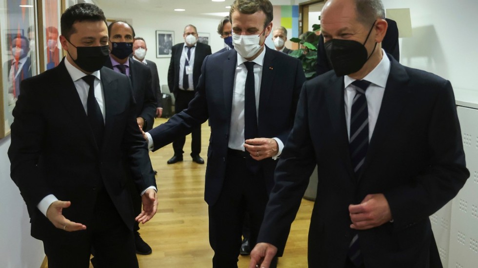 Ukrainas president Volodymyr Zelenskyj, Frankrikes president Emmanuel Macron och Tysklands förbundskansler Olaf Scholz under samtal i Bryssel på onsdagen.
