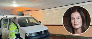 Tunneln under järnvägsstationen vandaliserades – kommundirektören ryter ifrån: "Onödigt på alla sätt"