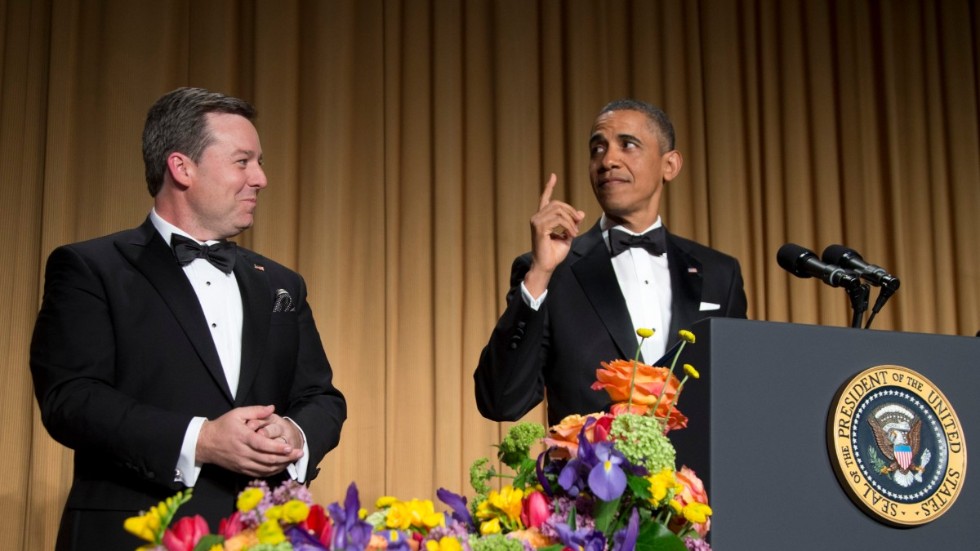 President Barack Obama (till höger) med dåvarande ordförande i Vita husets korrespondentförening, Ed Henry, 2013. Arkivbild.