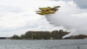 Vattenbombning vid Gränsö slott • "Planen används mer och mer vid skogsbränder" • Mässan har blivit störst i Sverige