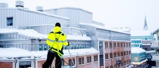 Straffas för takskottningen